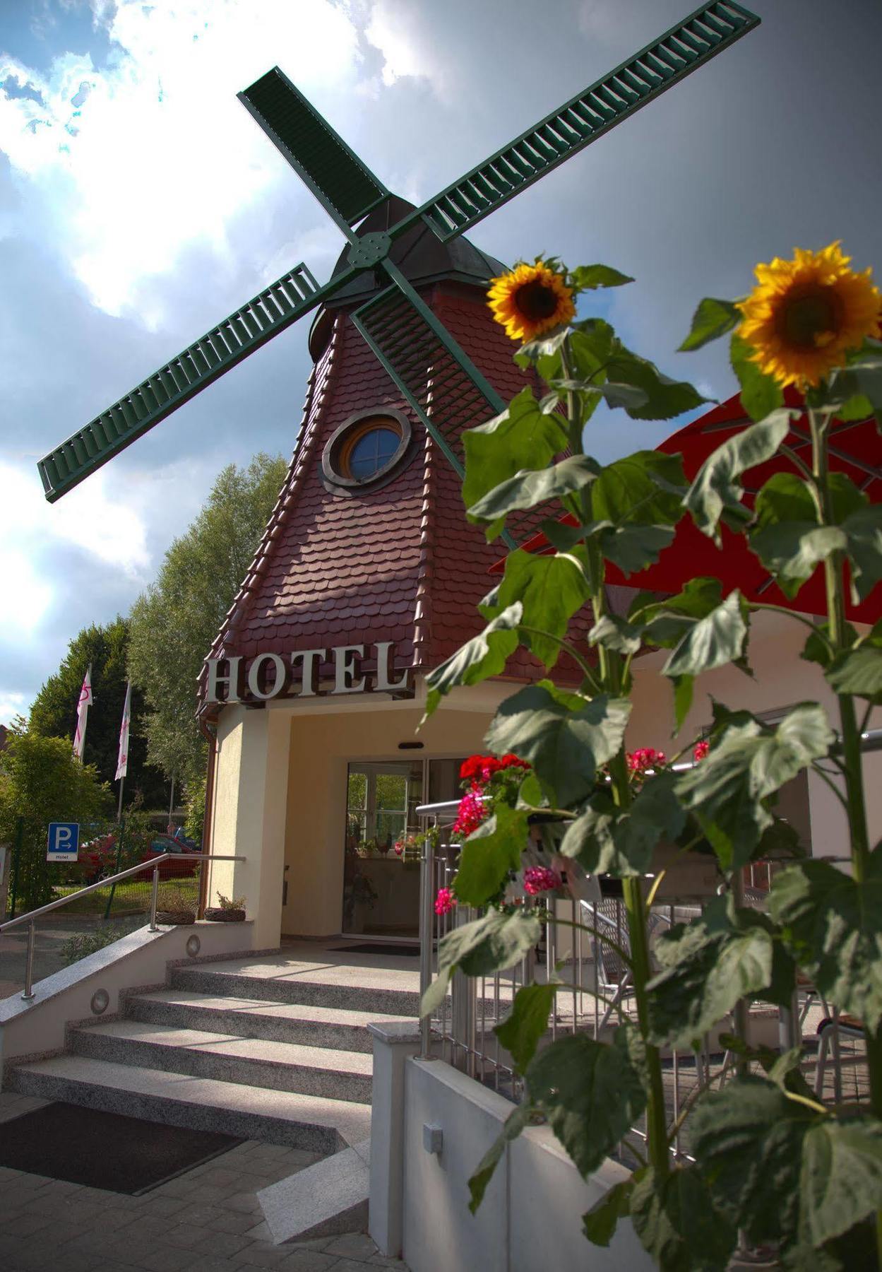 Hotel Restaurant Zur Windmuehle Ansbach Exterior foto